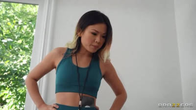 Hot & Mean: Lulu Chu sexy dancing