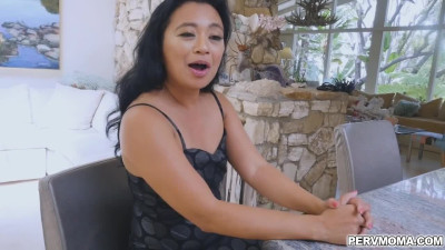 Asian girl gets a buzz out of sex in HD