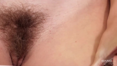 Closeup handjob starring hairy pussy teen Lana Sharapova