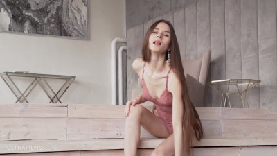 Long legged russian supermodel Leona Mia wishes fingering