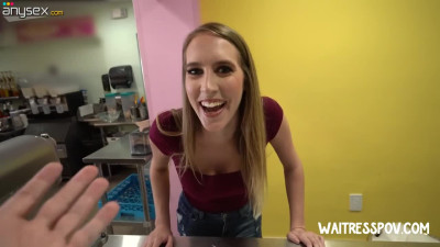 Waitress Cadence Lux blowjobs