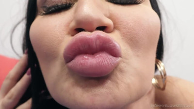 Mature Jasmine Jae balls licking