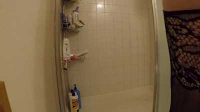 Chubby model digs homemade ramming hard in shower