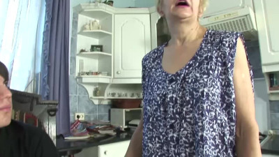 Skinny russian stepmom homemade sucking cock HD