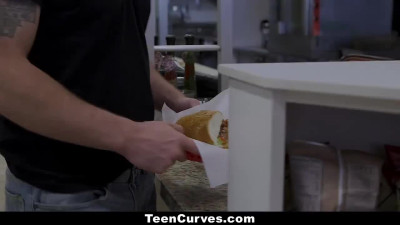 Teen Curves: Sex accompanied by teen