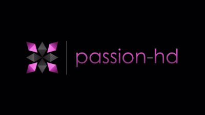 Passion-HD: Brunette Jade Kush tongue kissing