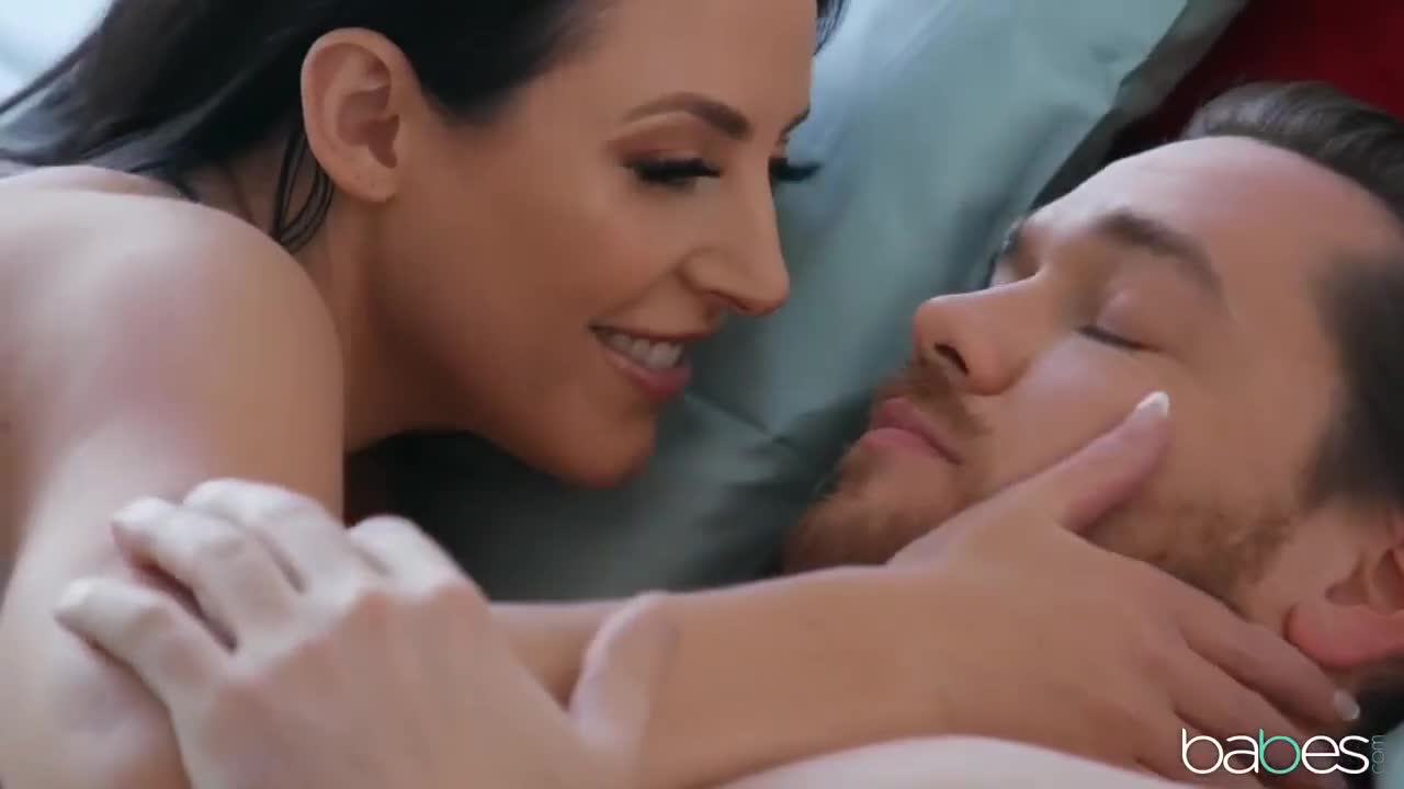 Watch MILF Angela White cunnilingus in the bed HD - Free XXX HD, High Quality Sex Tube | ePornWap.