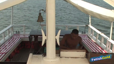 Fetish Gold XXX: Young babe handjob on the boat