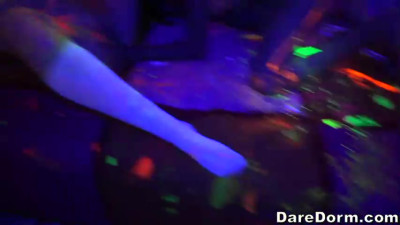 Dare Dorm - Amateur gets plowed at the party